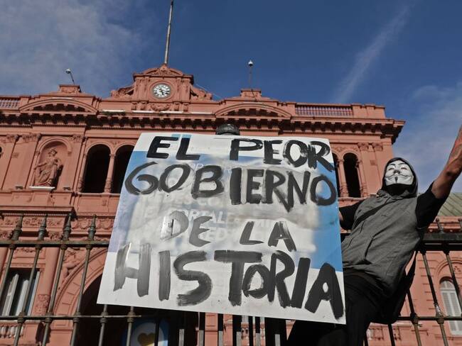Una de las mayores manifestaciones en rechazo a las irregularidades en medio de las vacunaciones ocurrió en Argentina.