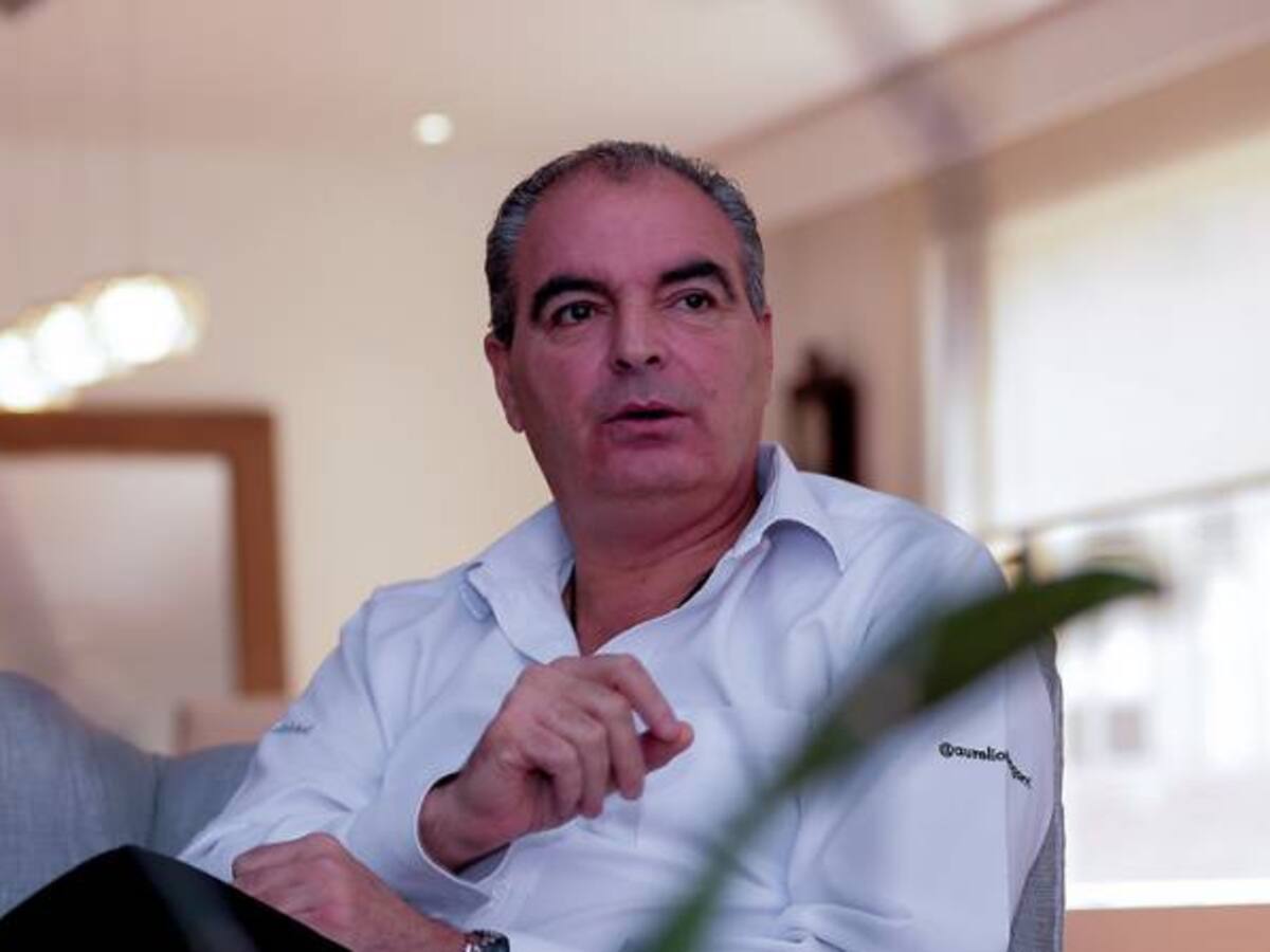 Si el Partido de la U no se transforma, desaparece: Aurelio Iragorri