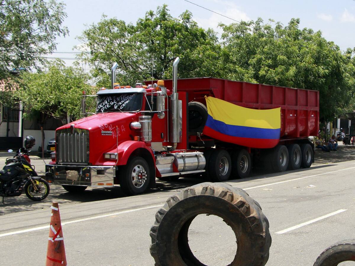 Transportadores de Santander se unen a la protesta en la frontera colombo venezolana