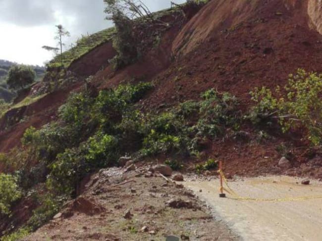 Un deslizamiento de tierra tiene incomunicado a Risaralda con Chocó