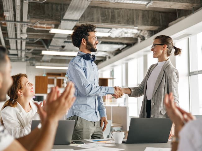 SENA anuncia vacantes en Alemania y Canadá. Imagen vía Getty Images