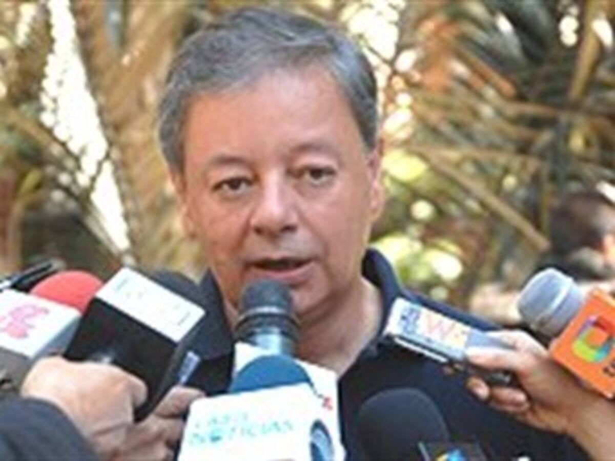 'A pesar de las criticas seguirá la política de seguridad democrática': Mindefensa