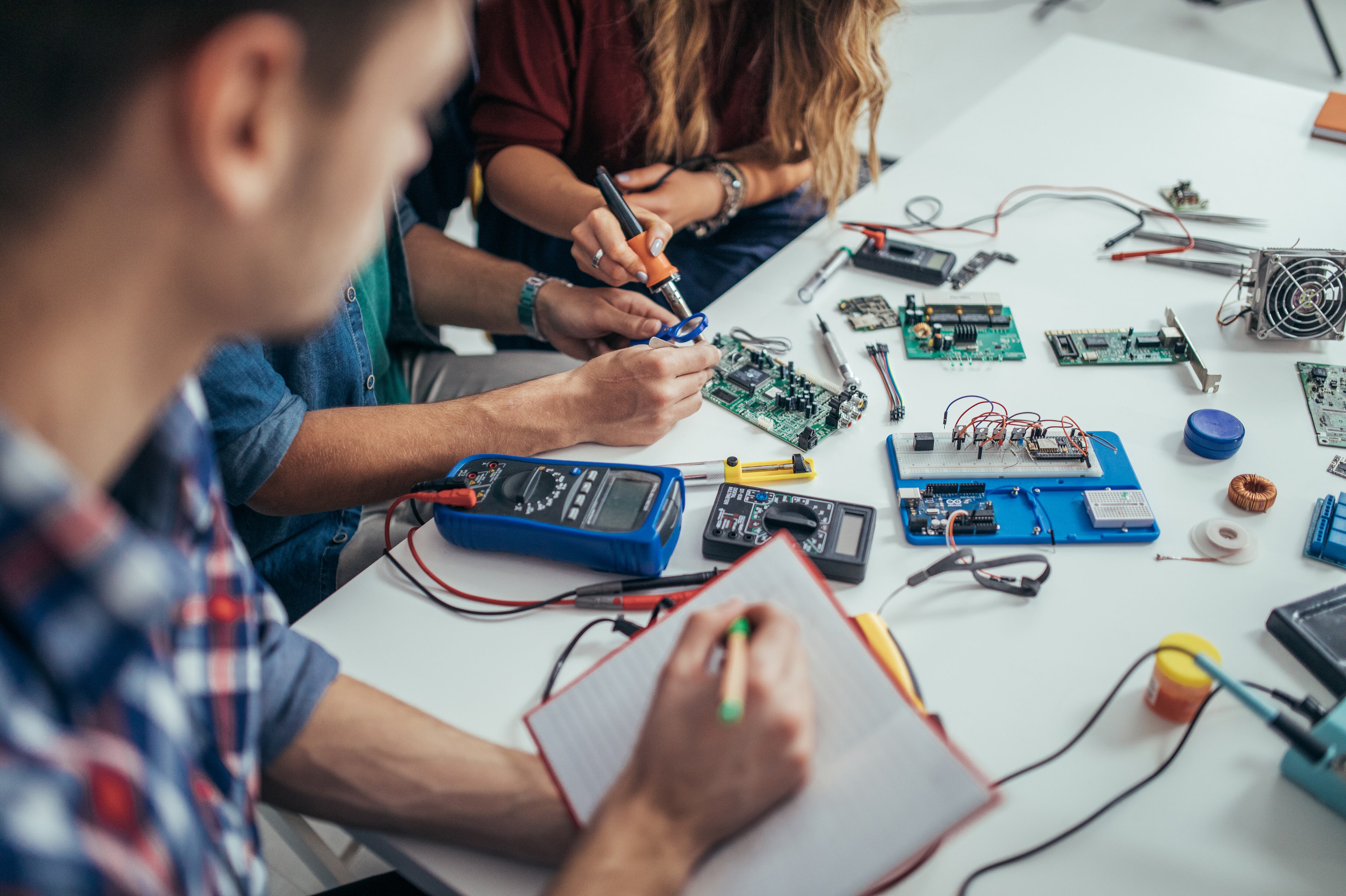 Carreras de ingeniería económicas en Colombia/ Gettyimagenes