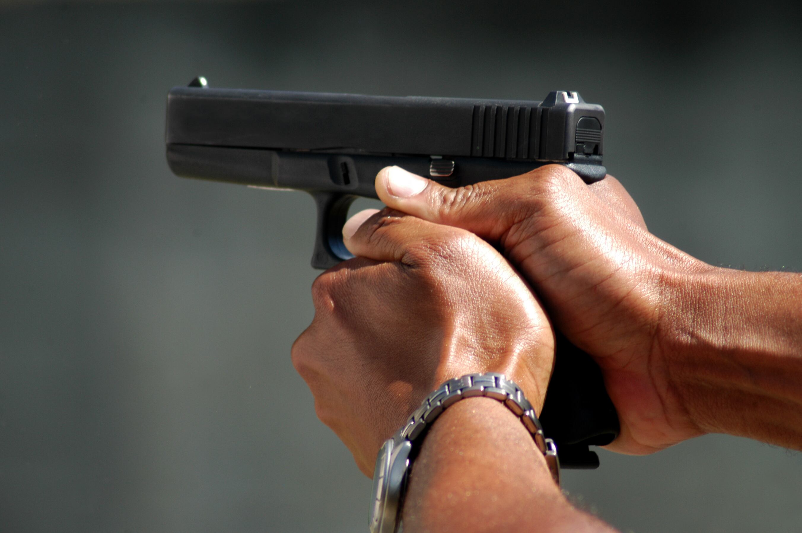 Imagen de referencia de un arma. Foto: Getty Images.