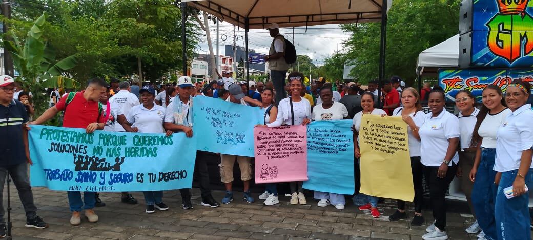 Protesta de Agrícola El Retiro por vinculaciones de Forjando Futuro con Chiquita Brands. Foto: Cortesía.