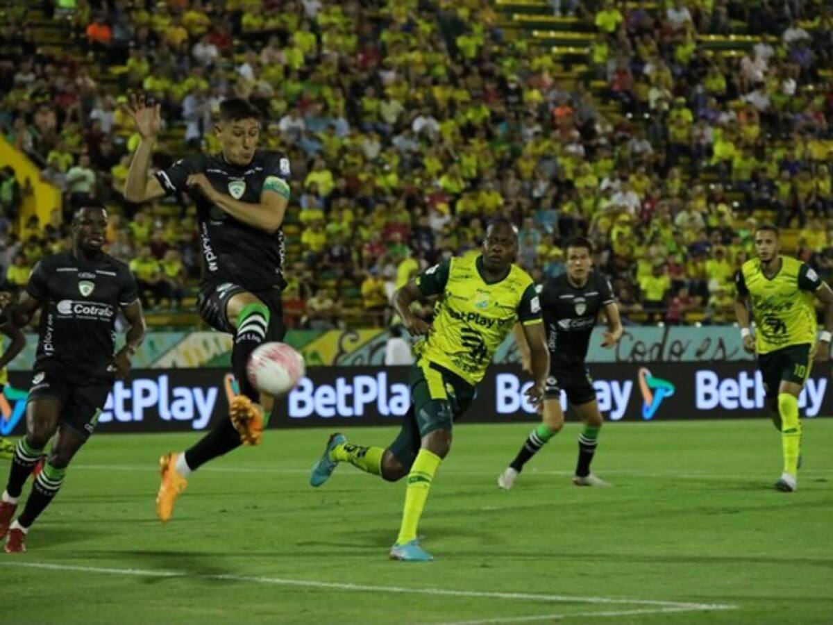 Video: Recogebolas del Huila frenó un ataque de La Equidad lanzando otro balón a la cancha