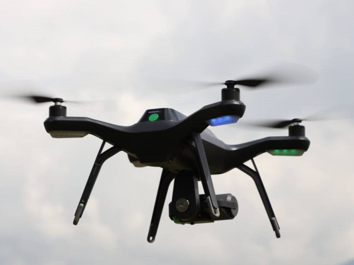 Con drones controlarán asentamientos en zonas de riesgo en Medellín