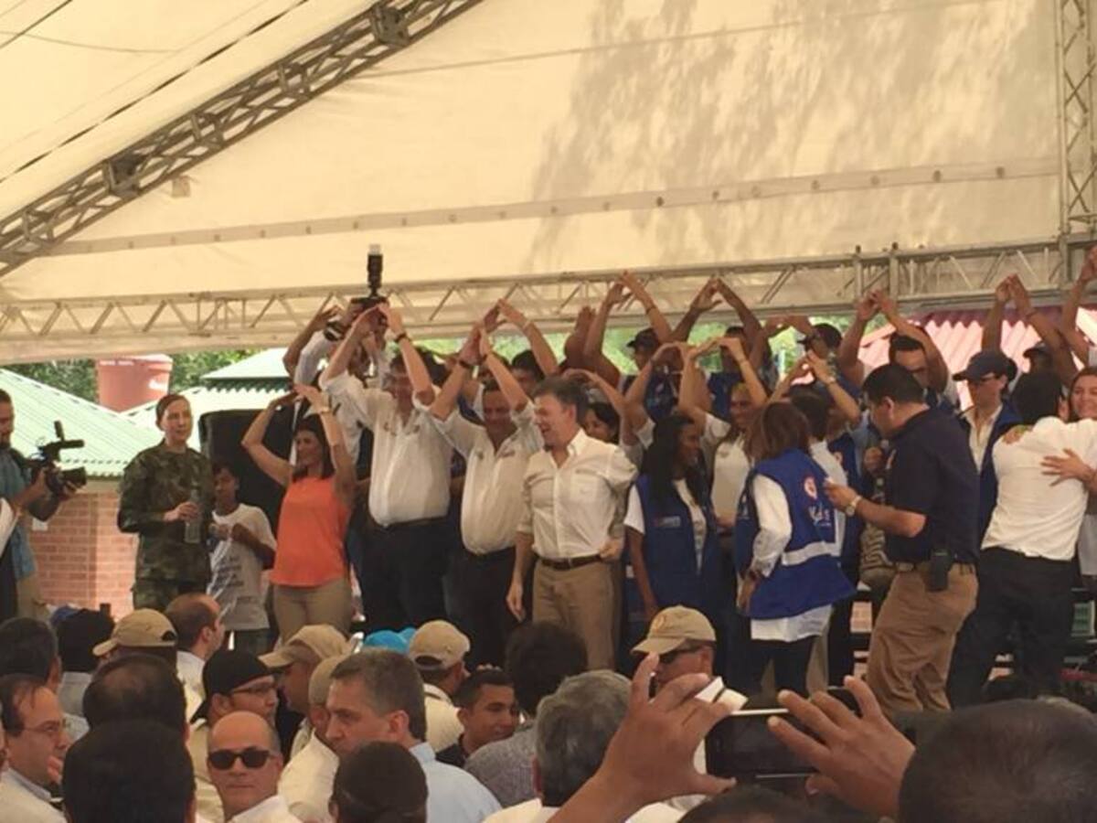 "Nos llamaron demagogos y farsantes pero estamos entregando la vivienda 100 mil": Santos