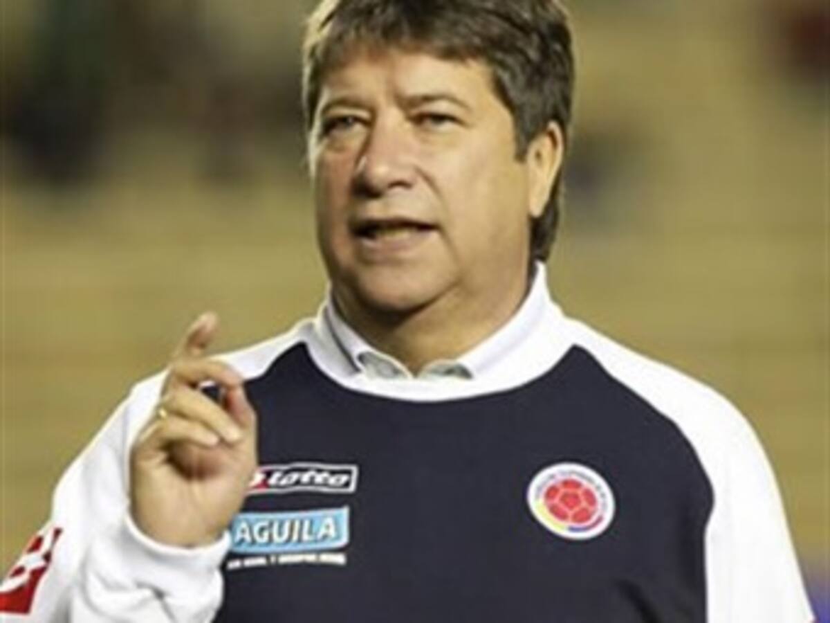 ''Bolillo'' Gómez: 'Es muy difícil marcar a Messi'