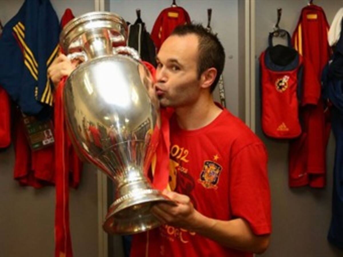 Andres Iniesta fue designado mejor jugador de la Eurocopa