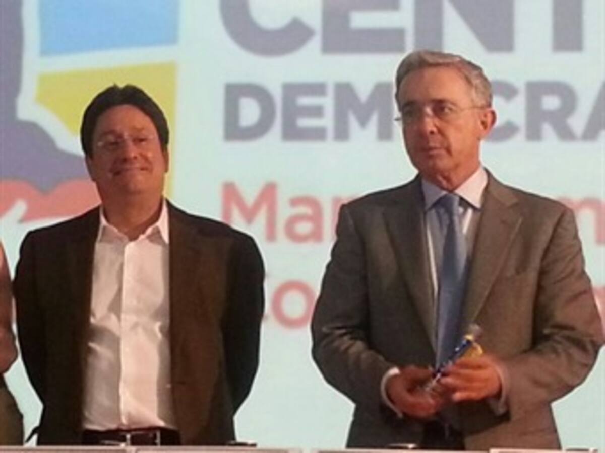 Aquí está su soldado para dar la batalla expresidente Uribe: Pacho Santos