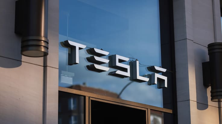 Compradores de Tesla en Colombia denuncian graves errores operativos y extensas demoras en entregas