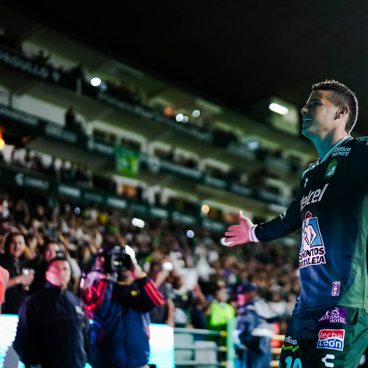Video: James Rodríguez se reencuentra con el gol y le da el primer triunfo a León en la Liga MX