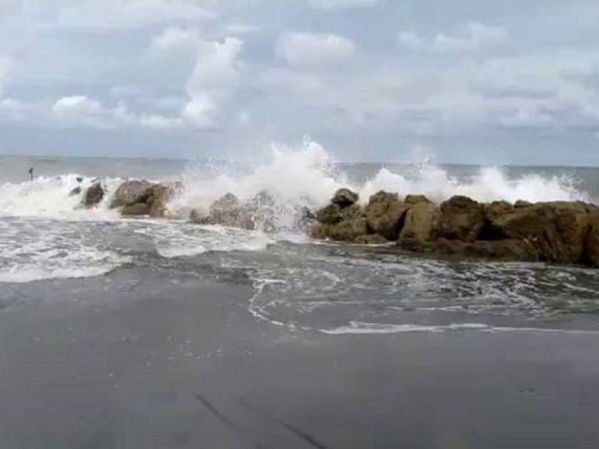 Frente frío provoca aumento de vientos y altura del oleaje en el Caribe