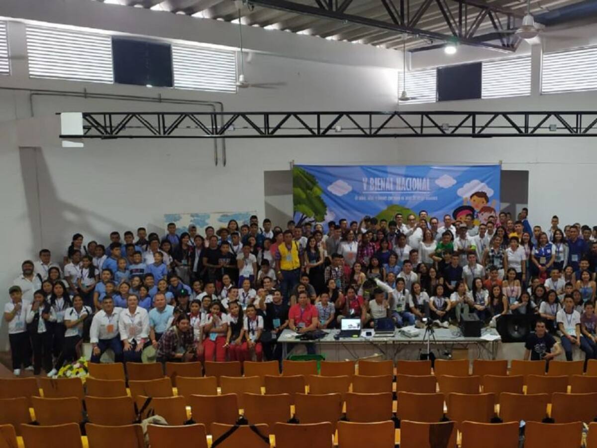 Más de 200 estudiantes comparten su experiencia de vivir cerca de un volcán