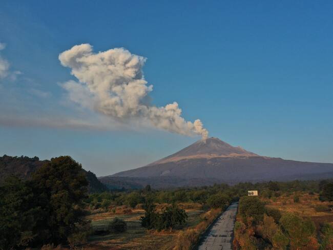 Actividad del volcán Popocatepetl en México. 
(FOTO: JOSE CASTANARES/AFP via Getty Images)