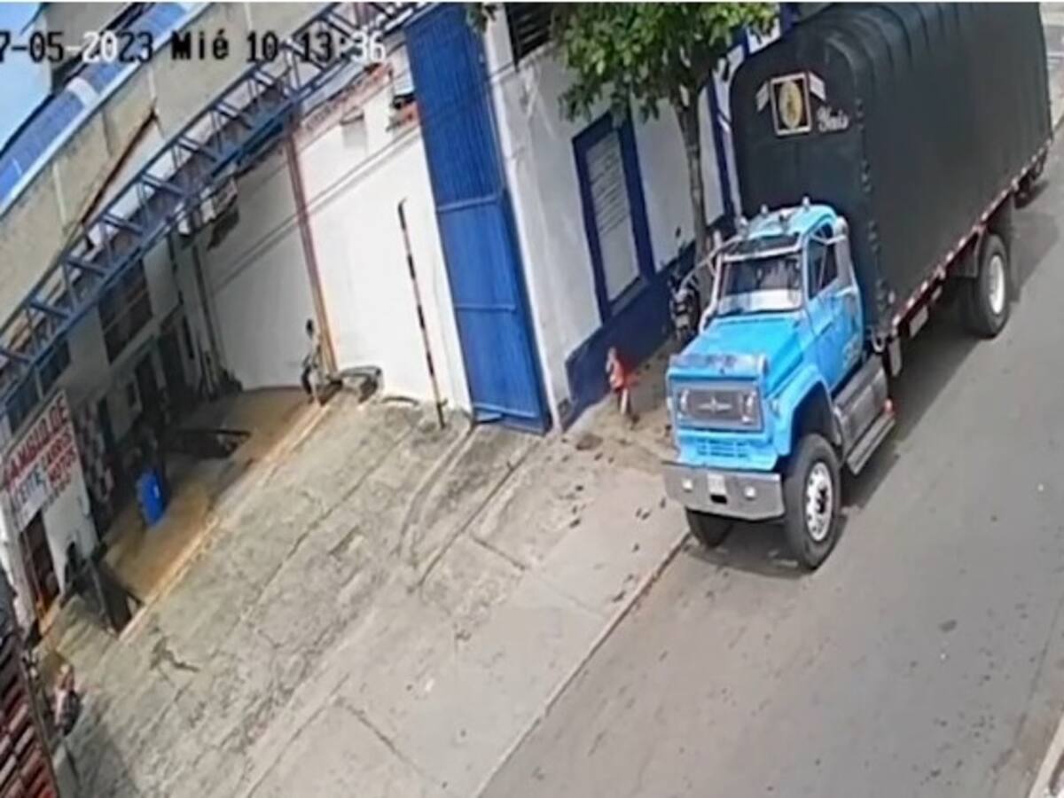 VIDEO: Así pusieron miembros del ELN los explosivos en estación de Policía de Bucaramanga