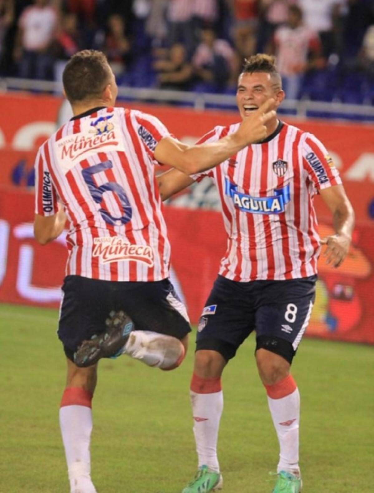 Por idéntico marcador de 3-2, tanto tiburones como verdolagas se impusieron en la segunda fecha del cuadrangular semifinal de la Liga Postobon II. Junior lidera con 6 puntos, seguido por Nacional con 4, Santa Fe e Itagüí, sin unidades.