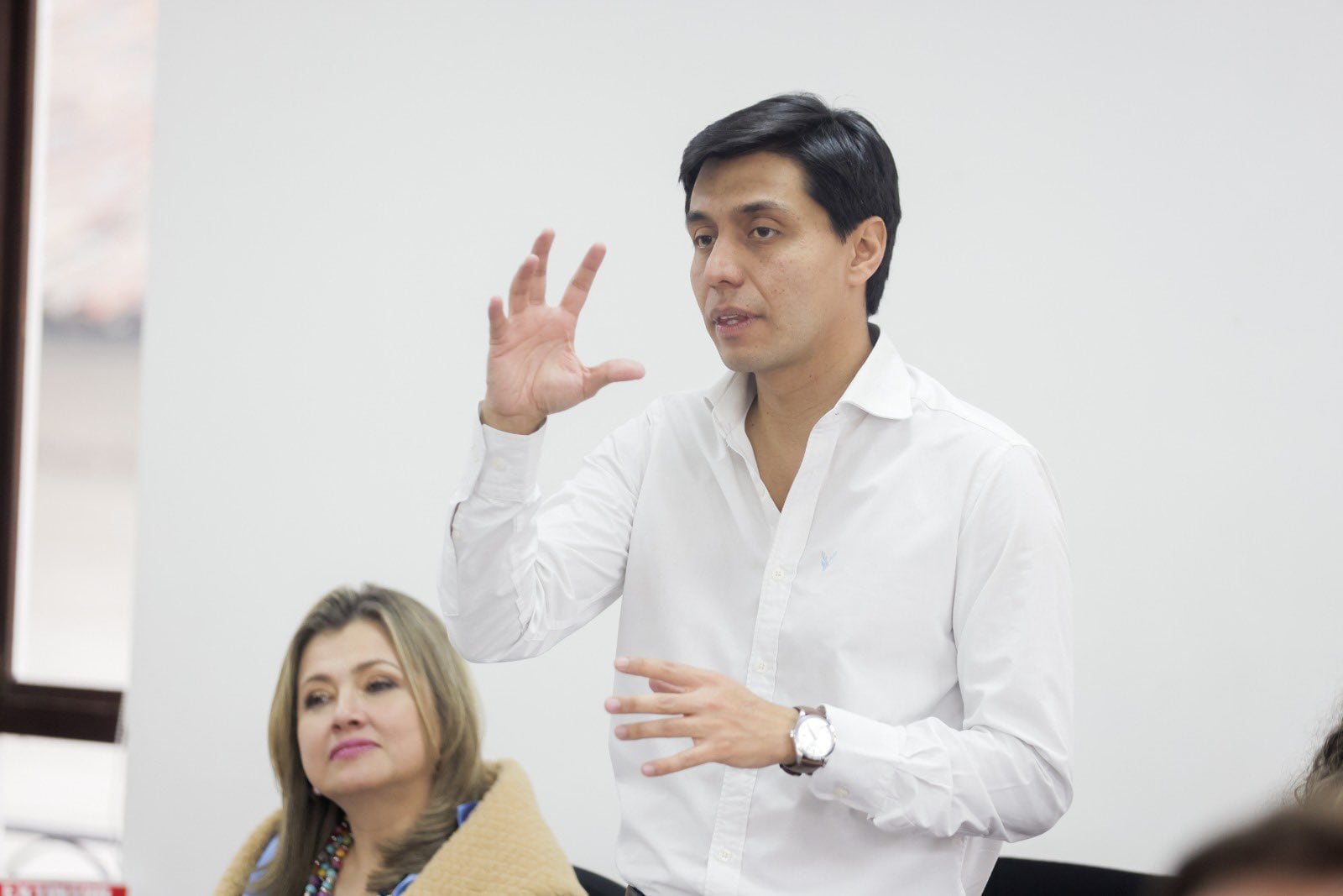 Bogotá: Sec. de Gobierno defiende a Humberto De La Calle tras críticas de disidencias Farc