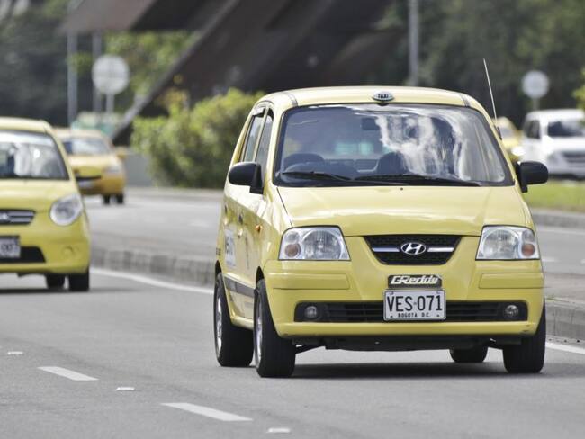 Concejal: Uso de tabletas para tarifas de taxis no es obligatorio