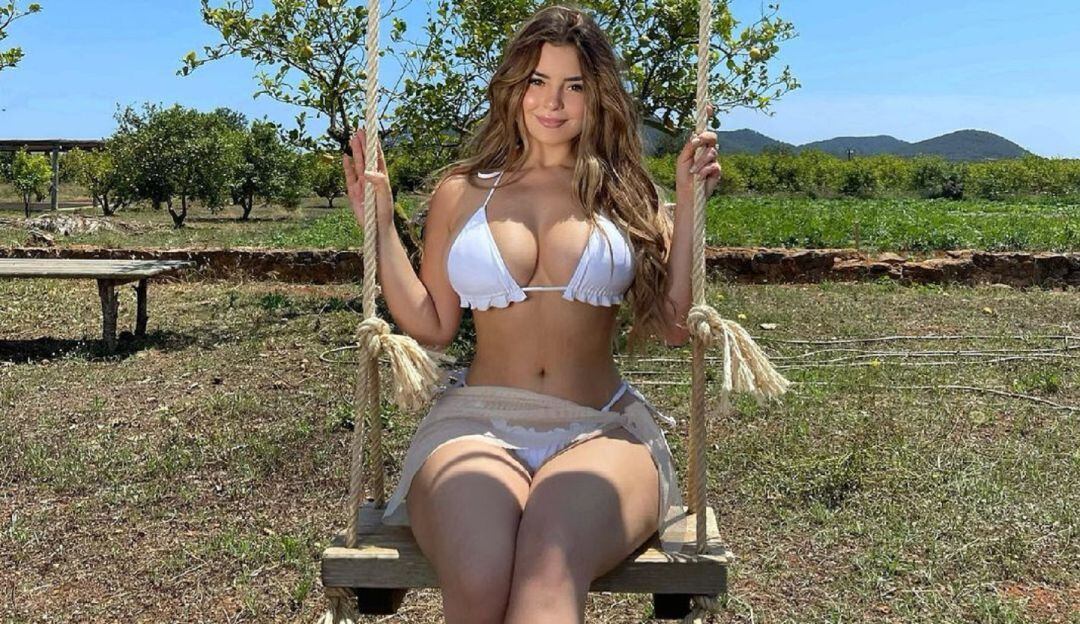 Demi Rose 