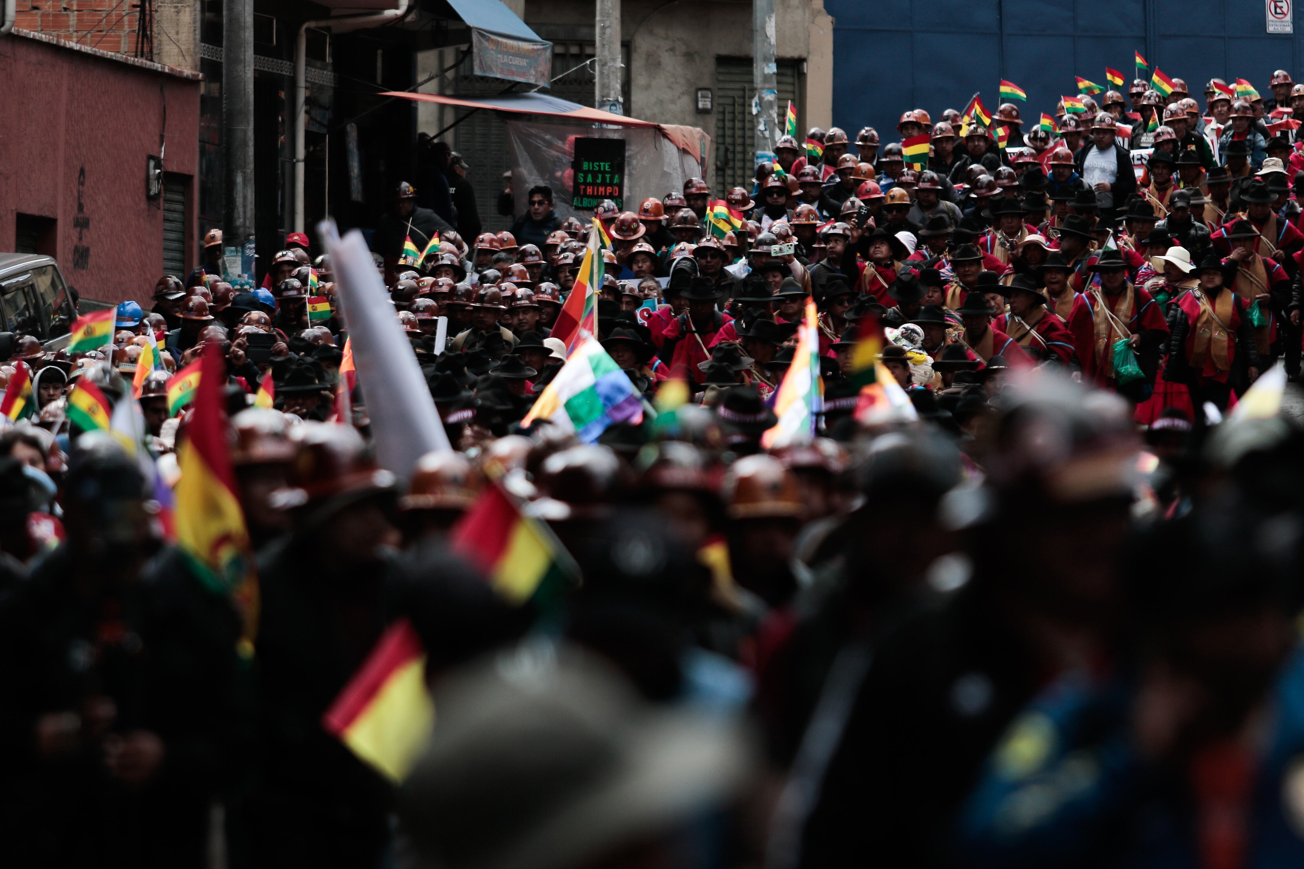 Con el nuevo decreto se terminan los bloqueos que se extendieron por varios días en distintos puntos del país.
(Foto:   Jorge Mateo Romay Salinas/Anadolu via Getty Images)