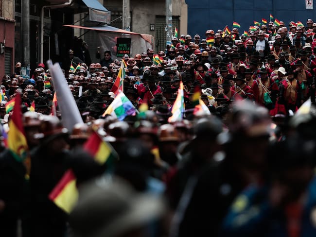 Con el nuevo decreto se terminan los bloqueos que se extendieron por varios días en distintos puntos del país.
(Foto: Jorge Mateo Romay Salinas/Anadolu via Getty Images)