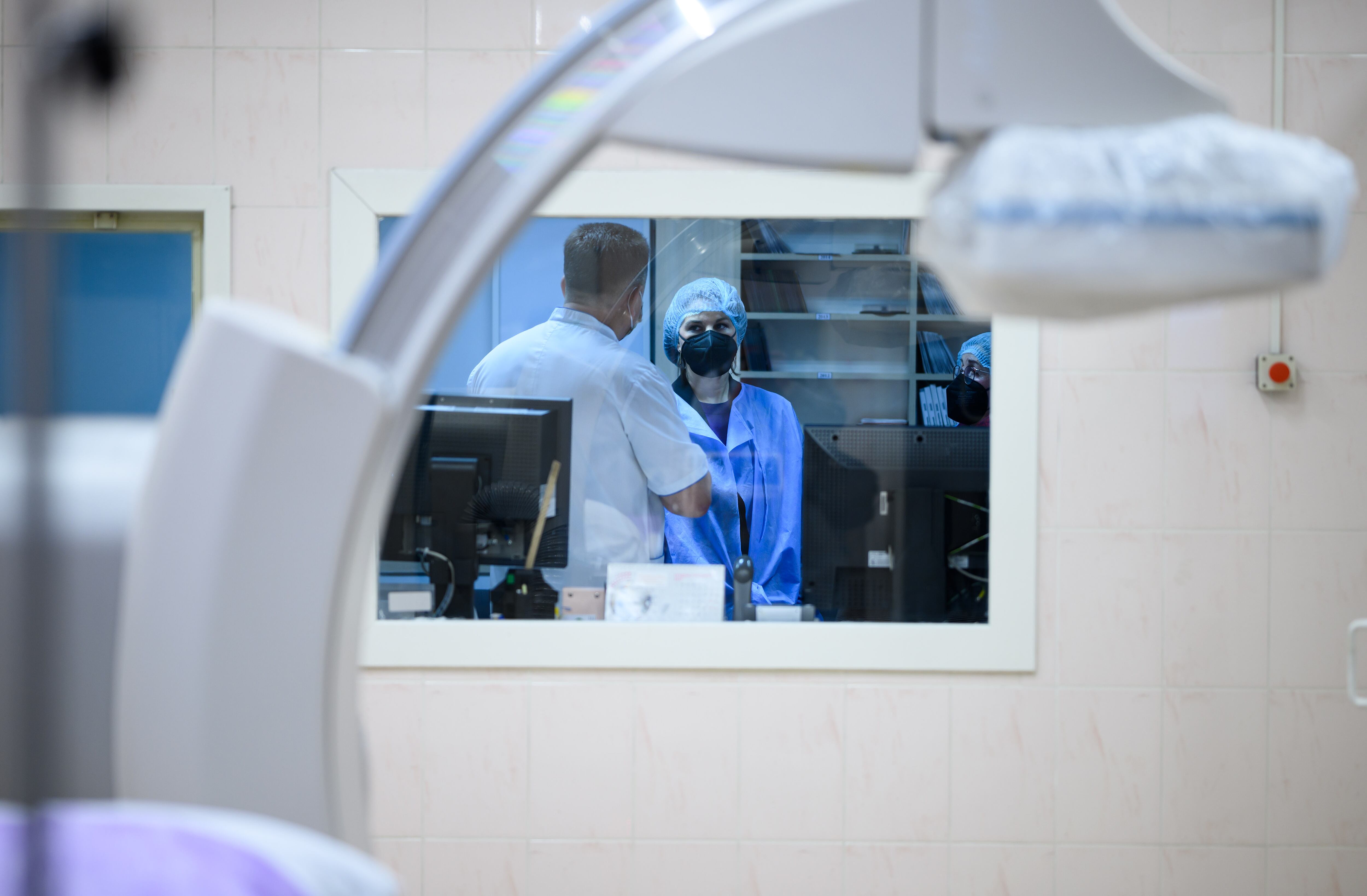 Foto de referencia de un servicio médico en Kiev, Ucrania. (Photo by Bernd von Jutrczenka/picture alliance via Getty Images)