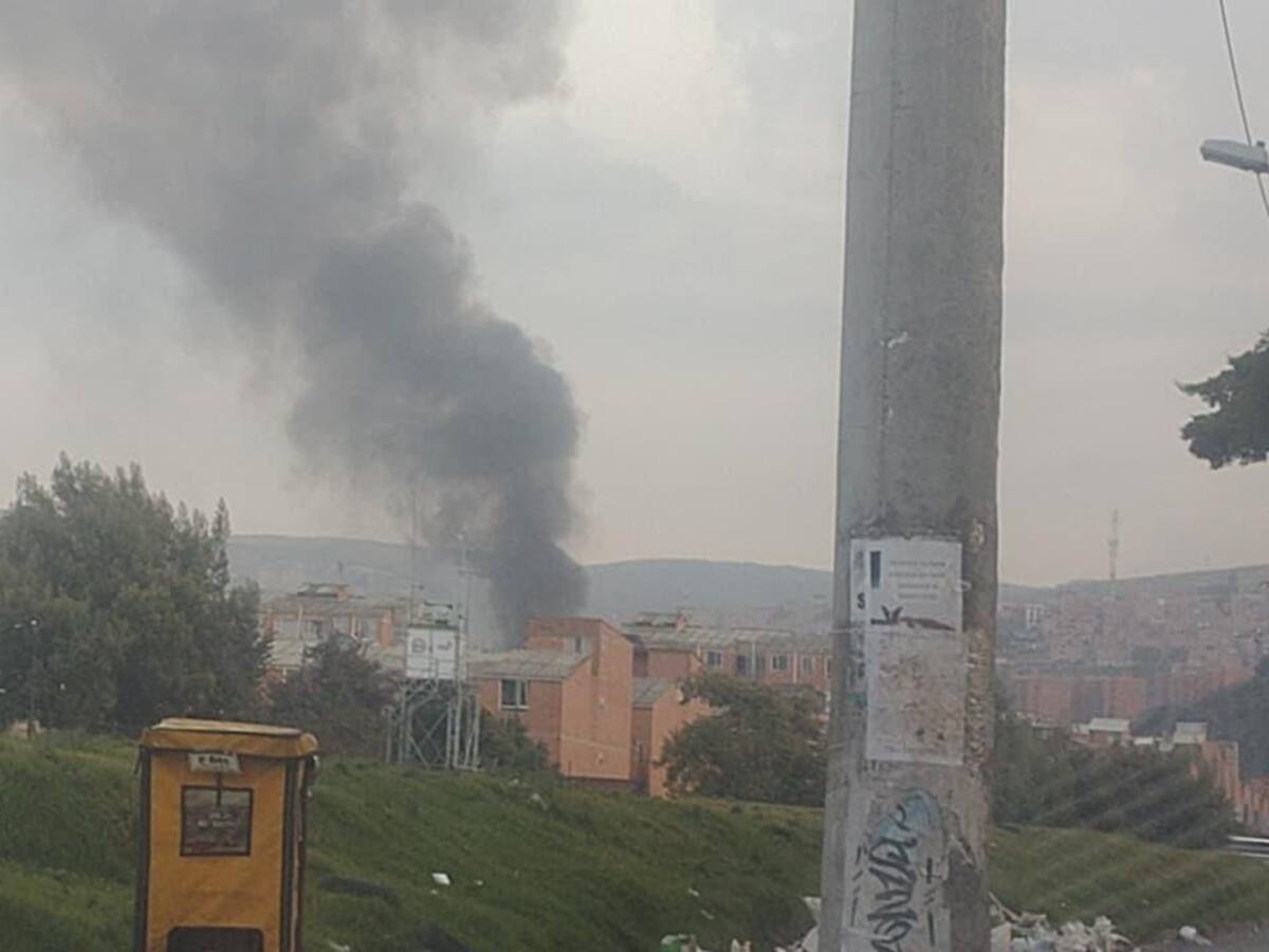 Controlado en un 70% el incendio estructural en el sector El Barreno, Soacha