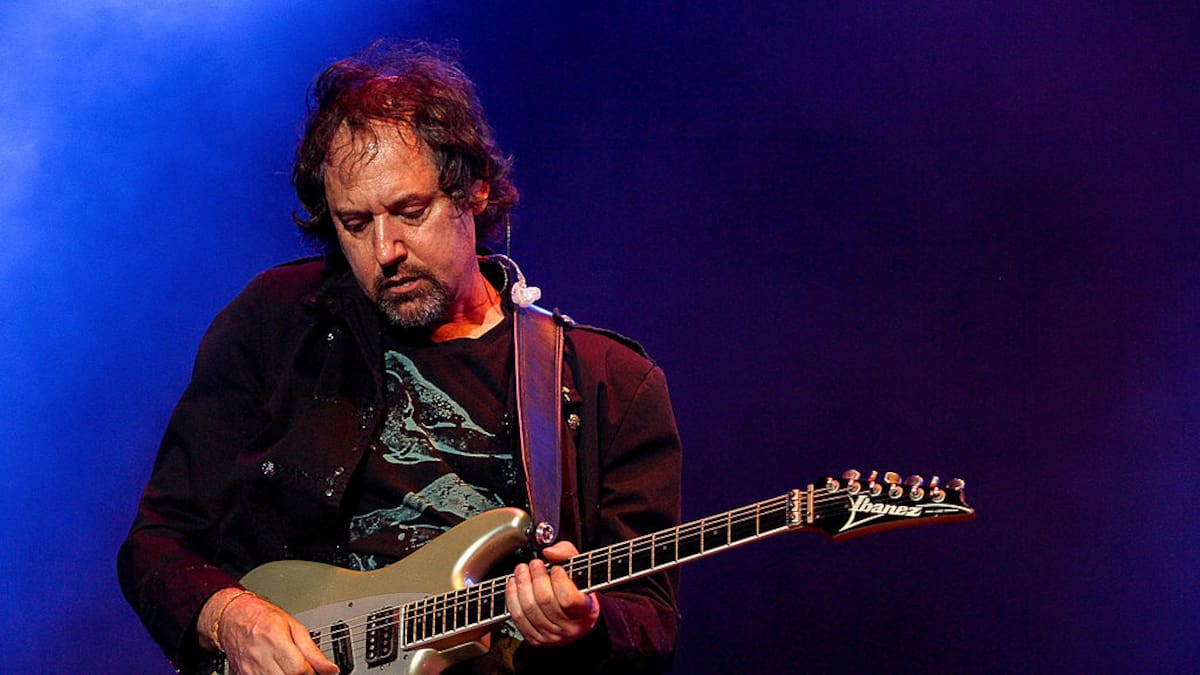 Alejandro Marcovich, exguitarrista de Caifanes, despierta del coma tras sufrir un derrame cerebral