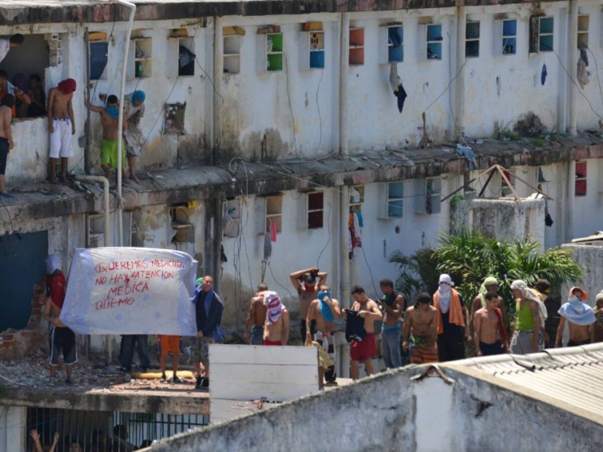 Ordenan 3 meses de arresto contra Director de la cárcel de Santa Marta