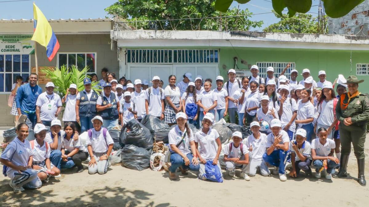 Acuacar impulsa jornadas ambientales en La Boquilla a través del club ‘Defensores del Agua’