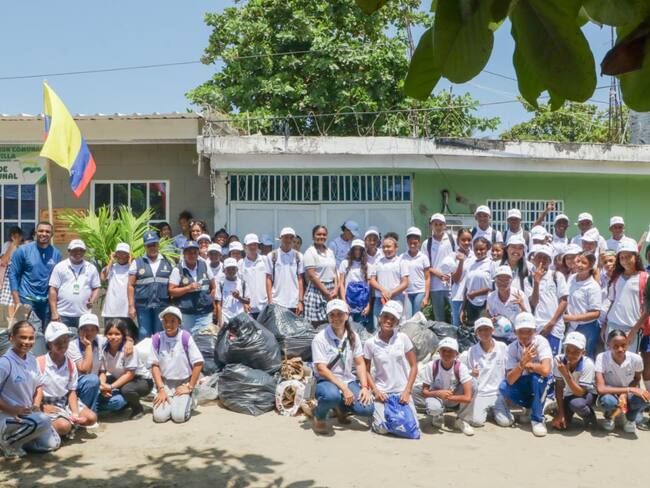 Acuacar impulsa jornadas ambientales en La Boquilla a través del club ‘Defensores del Agua’