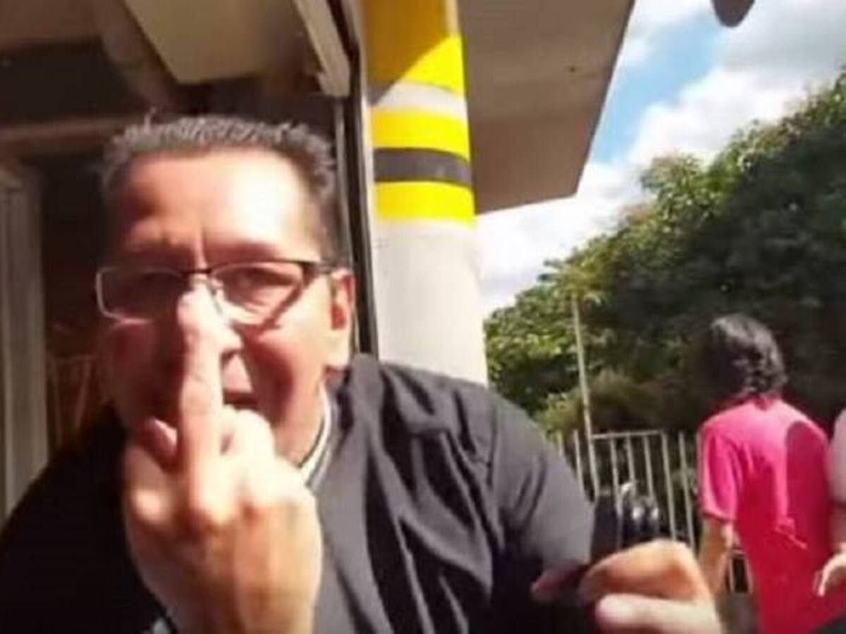 Sacerdote que agredió a conductor reconoce su falla