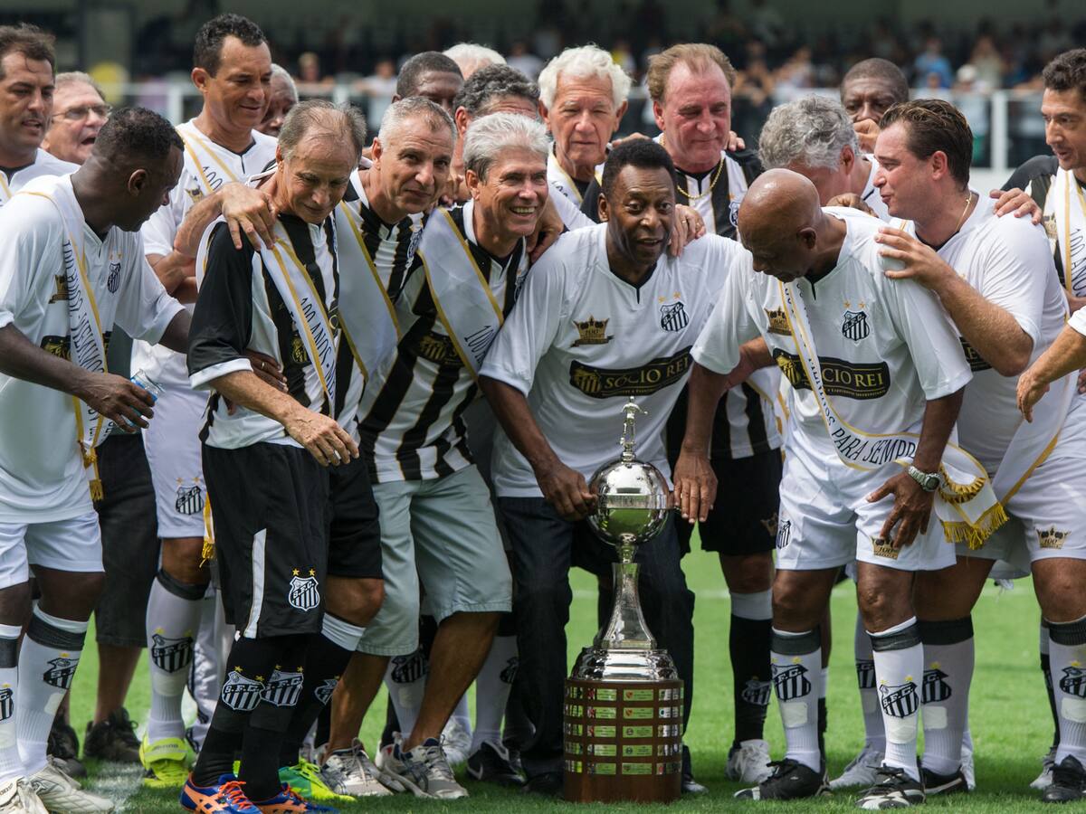 Santos y su emotivo adiós a Pelé: ‘O Rei’ se despide, la leyenda permanece