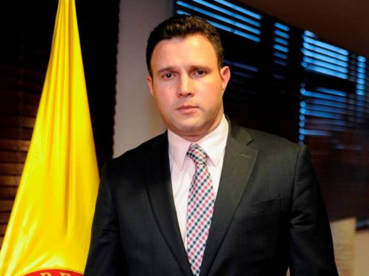 Ministerio de Educación respalda acciones de la Fiscalía por convalidación de títulos en cirugía plástica