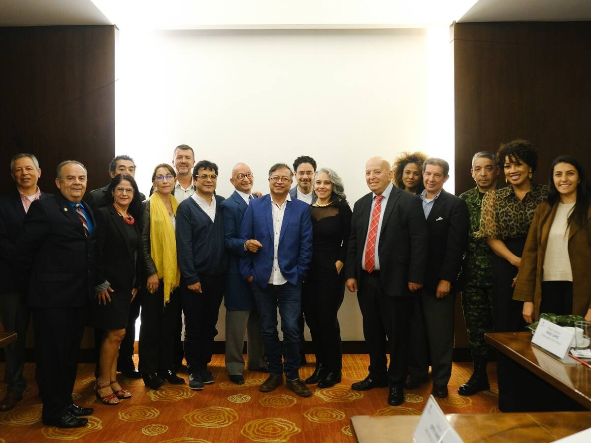 Senadores Cepeda y Pizarro renunciaron a pago por ser negociadores de Paz con el ELN