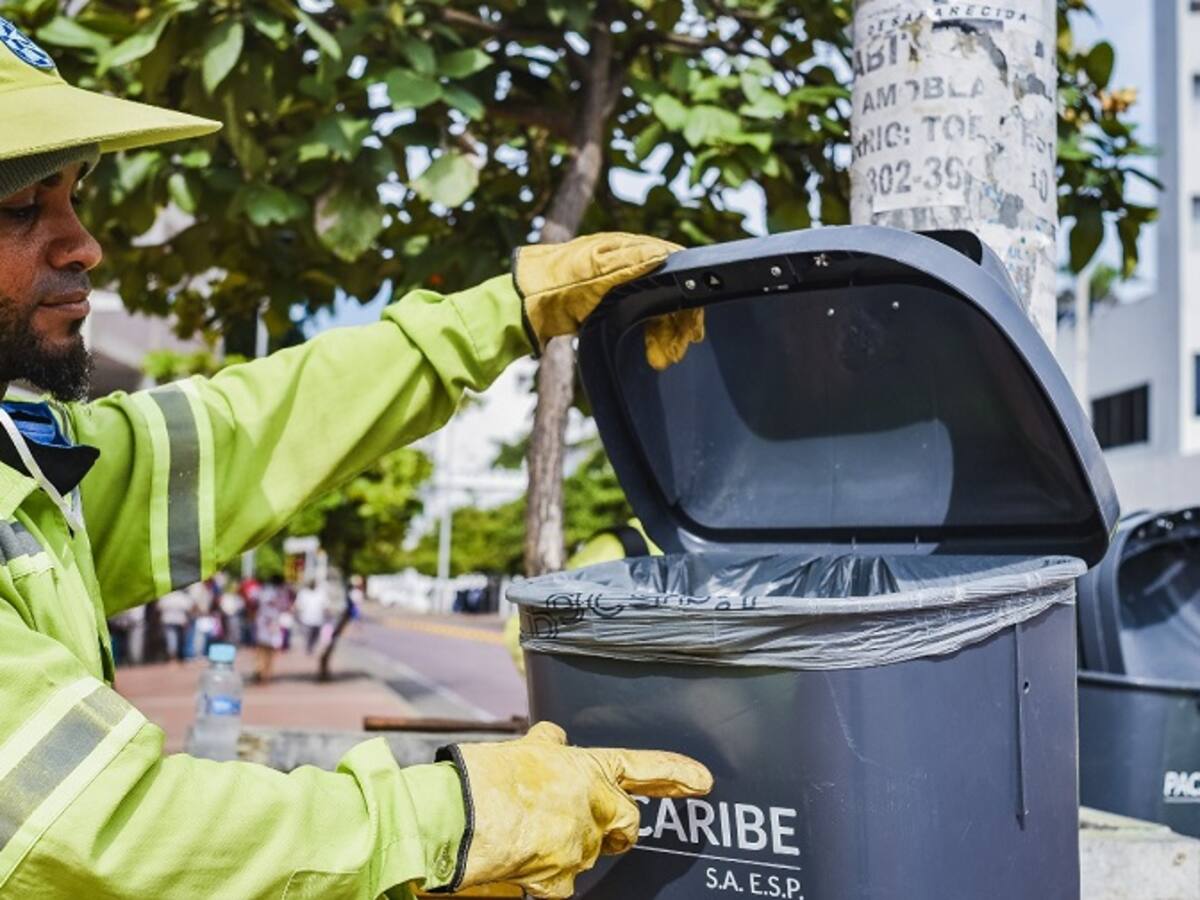 Alcaldía de Cartagena instaló 71 nuevas canecas en el Centro Histórico