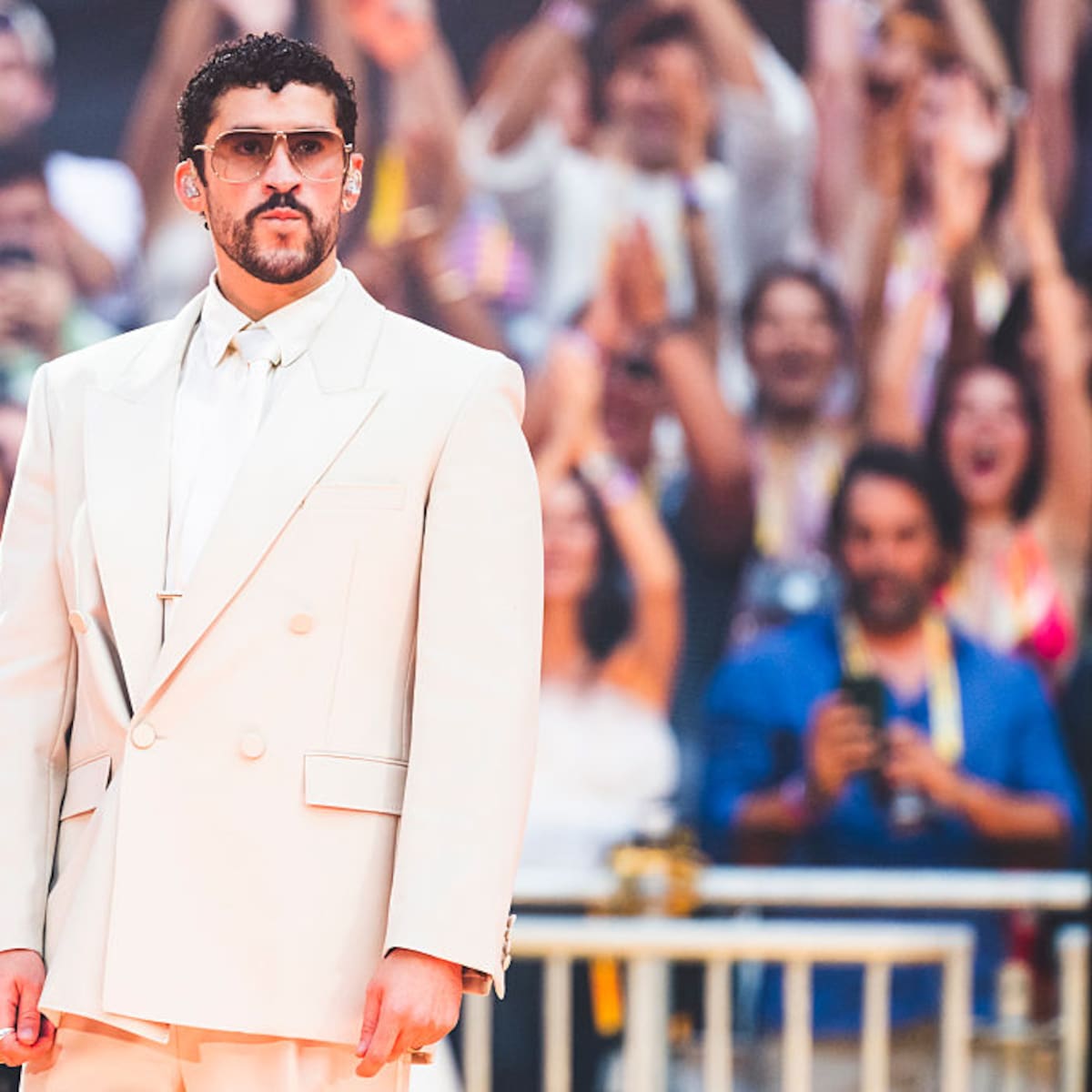 Bad Bunny se convierte en el primer artista latino en recaudar mil millones de dólares en giras