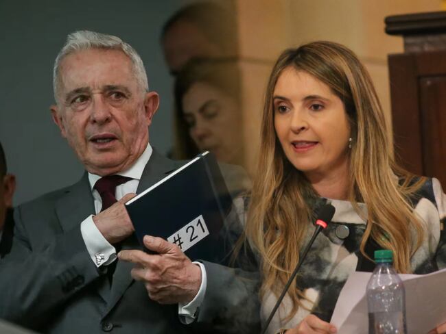 Álvaro Uribe y Paloma Valencia // Caracol Radio