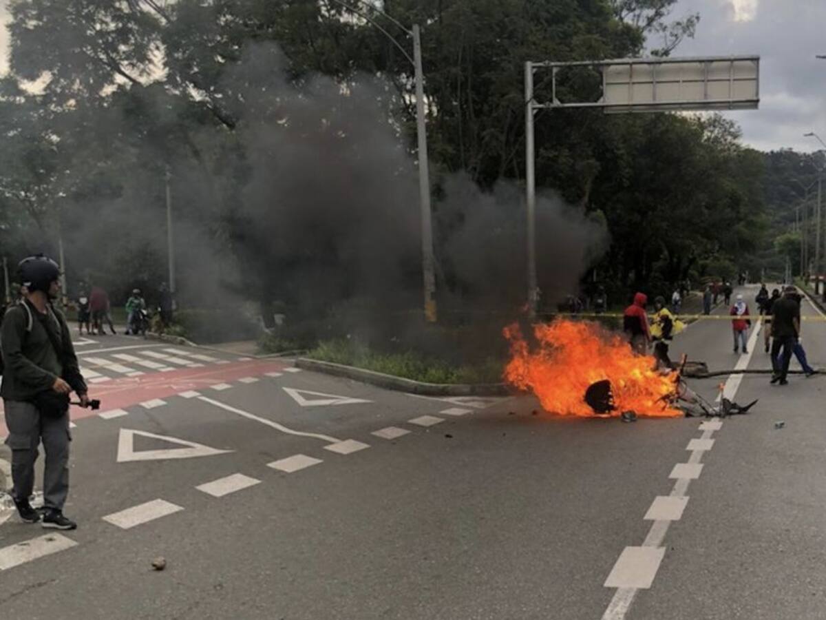 En enfrentamientos en las inmediaciones de la UdeA terminó marcha en Medellín