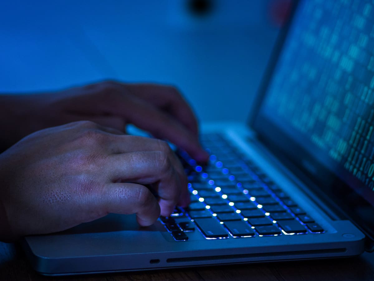 Detienen hacker que buscaba vender datos médicos de países como Colombia o China