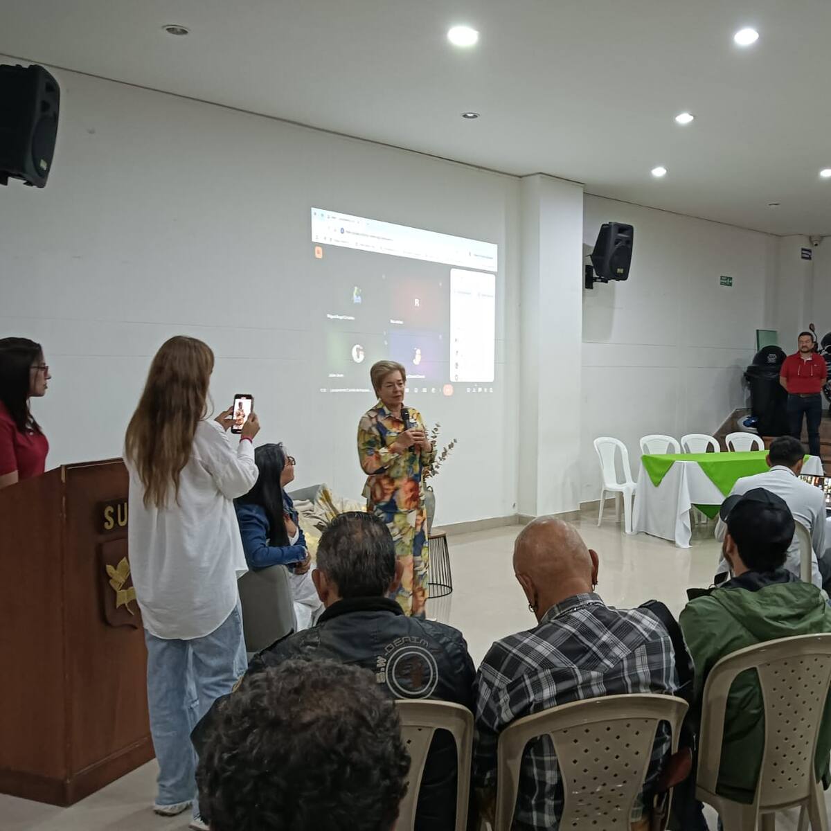 Desde Armenia la exministra de trabajo Gloria Inés Ramírez reiteró el respaldo a la consulta popular