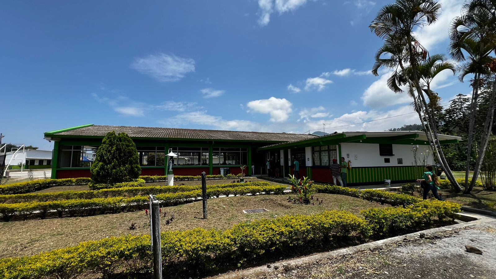La escuela regional del Café está ubicada en la Granja Isidro Parra del municipio del Líbano, Tolima