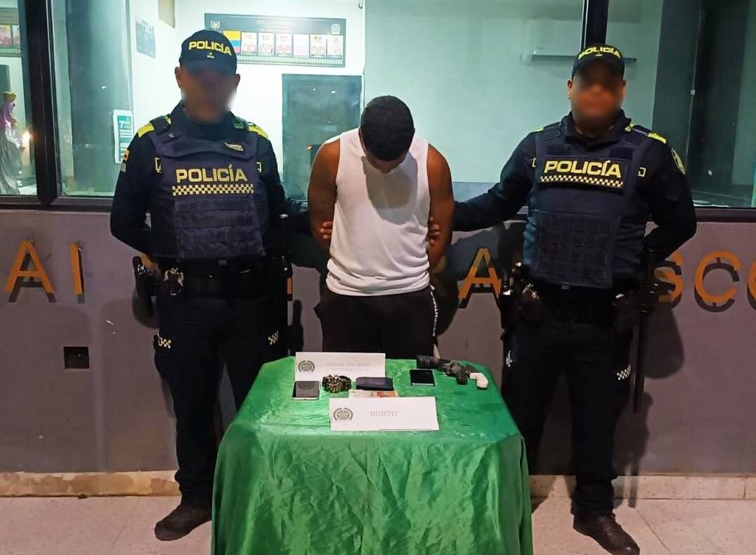 Capturado un sujeto y aprehendido un adolescente por hurto en Cartagena