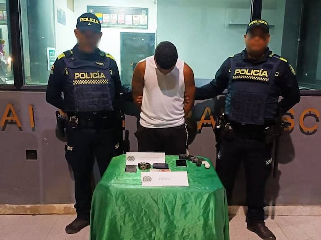 Capturado un sujeto y aprehendido un adolescente por hurto en Cartagena