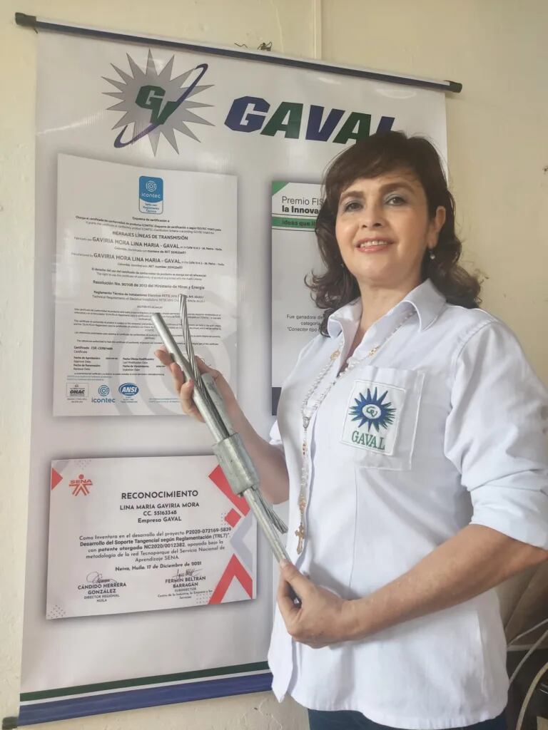 Cabe mencionar que Lina María es ingeniera agrícola y se ha capacitado como ´técnico maestro industrial metalmecánico y eléctrico