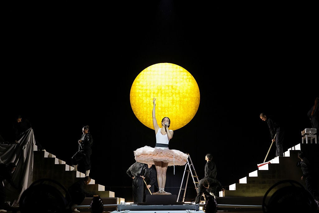 Rosalía llega a Colombia para el LUX TOUR. Foto: Getty