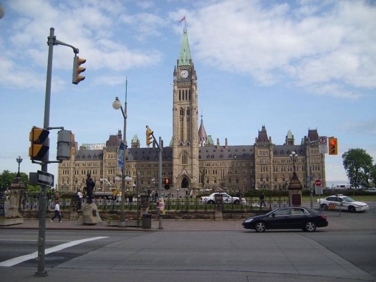 l Primer Ministro canadiense, Stephen Harper, condenó el ataque y lo calificó como "despreciable".