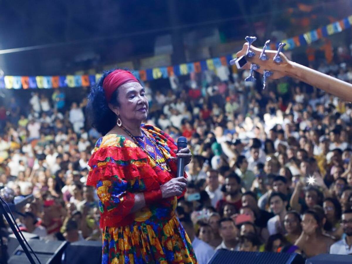 Homenaje a Totó la Momposina en el teatro «La Media Torta» de Bogotá